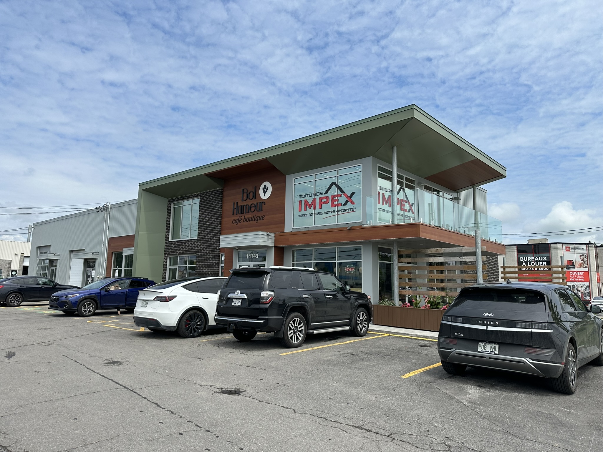 14 143, boul. du Curé-Labelle SUITE 200,<br>Mirabel, Qc, J7J 1M3