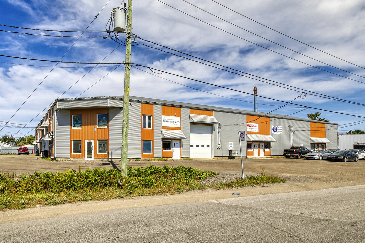 201, rue De l&rsquo;Industrie, <br>Saint-Lin-Laurentides, Qc, J5M 2E6