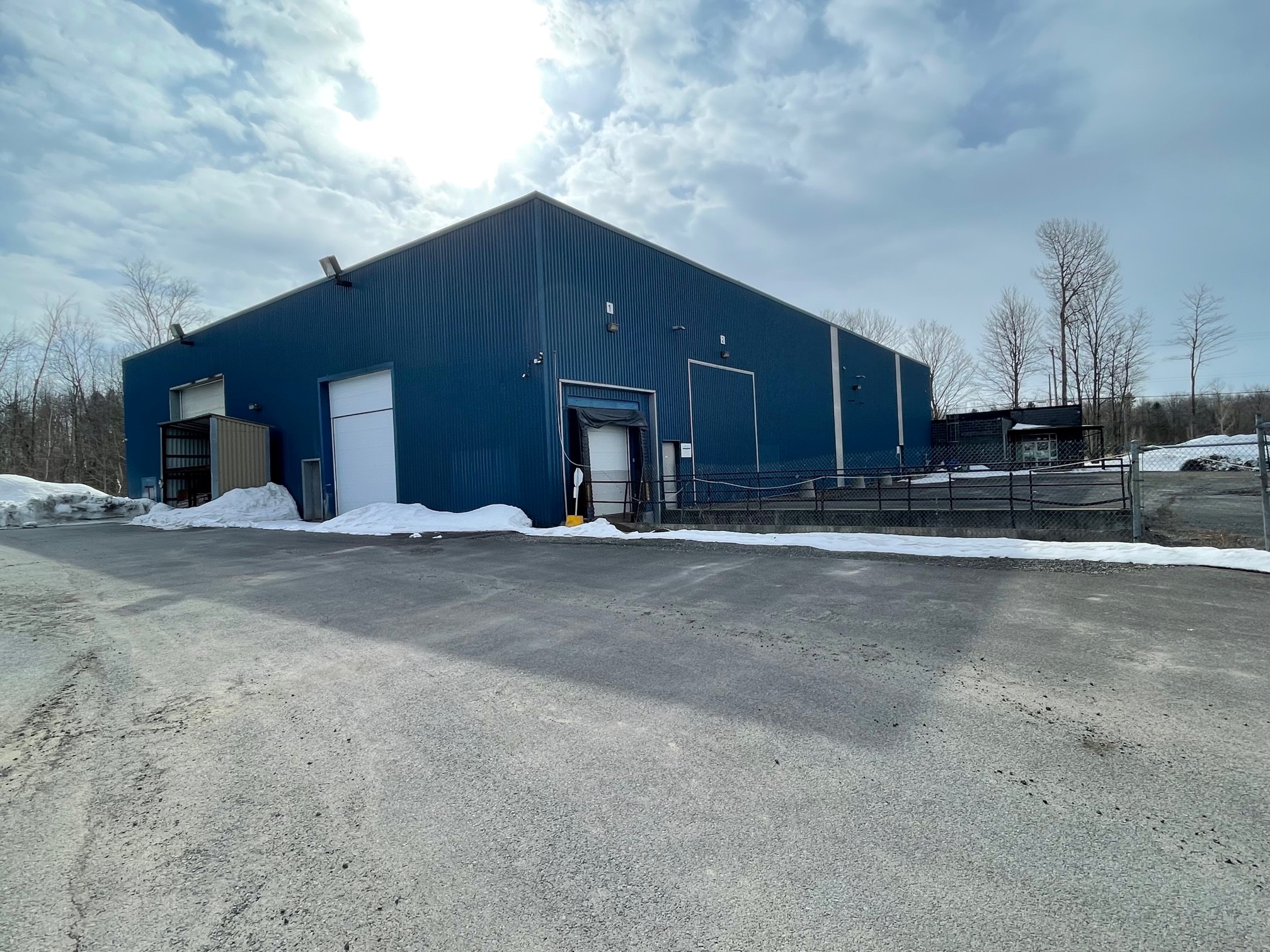 765_exterieur-lachute-quai-chargement