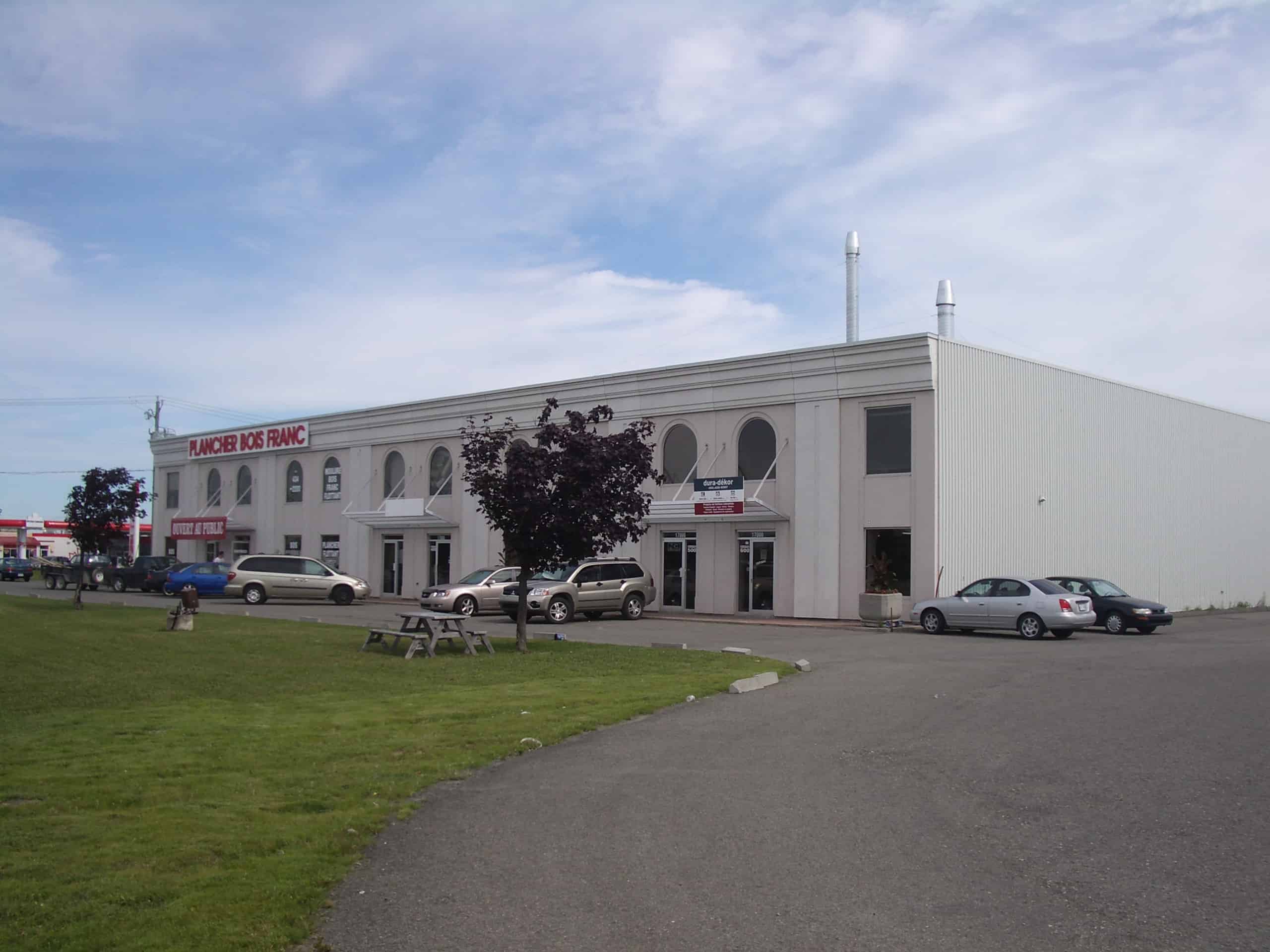 17 000, rue Charles SUITE 400, <br>Mirabel, Qc, J7J 1P4