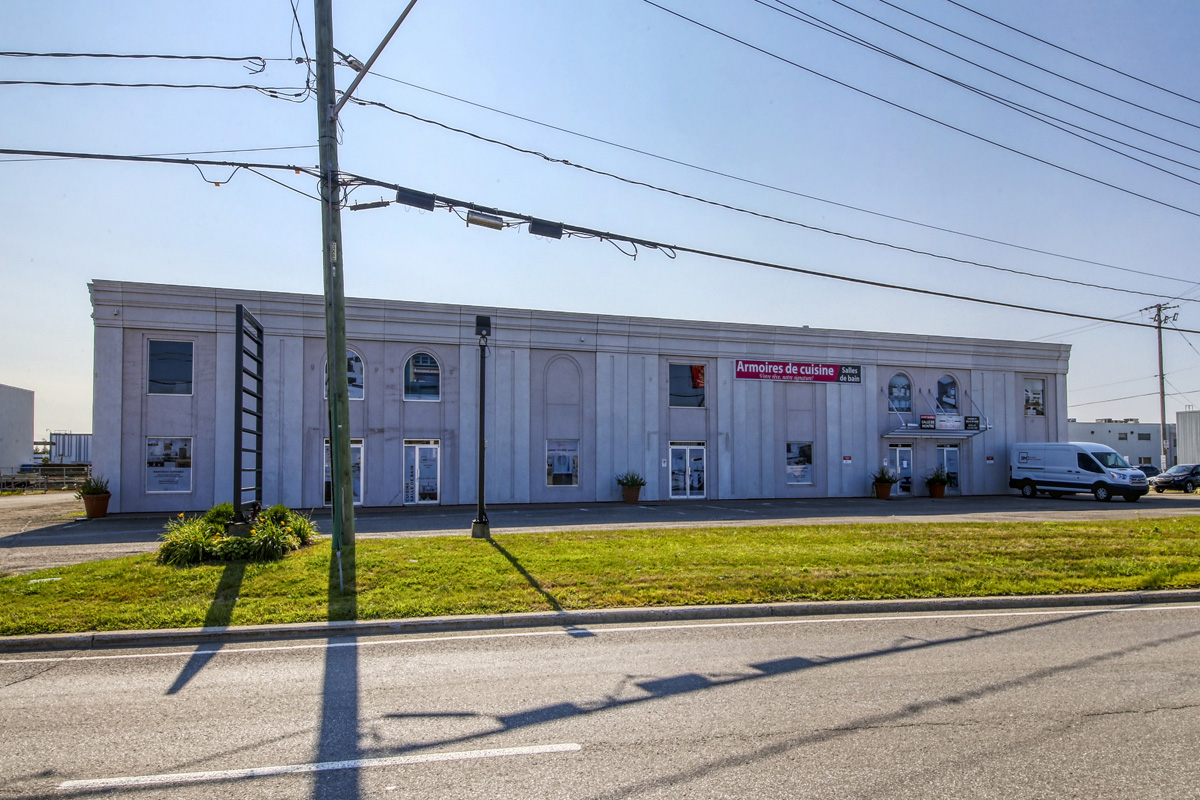 17 540, rue Charles, <br>Mirabel, Qc,  J7J 1X9