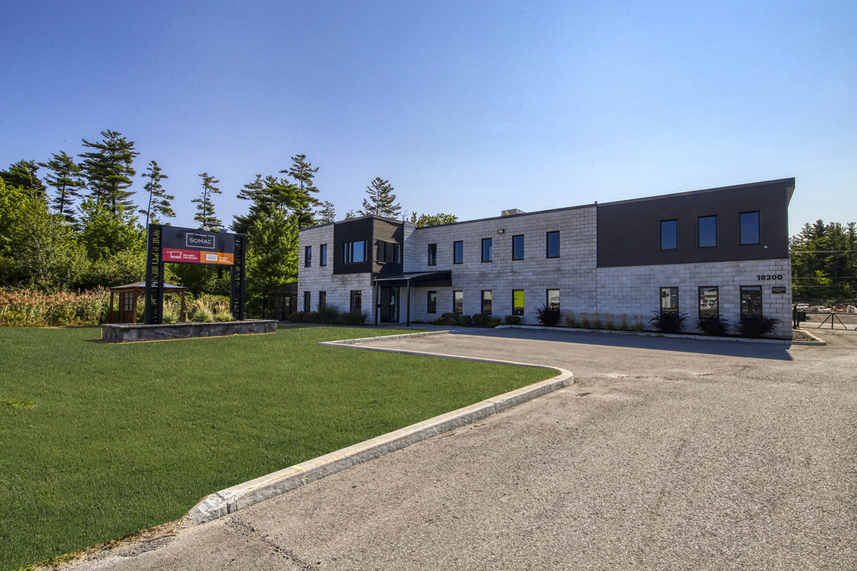 18300-JA-Bombardier-02