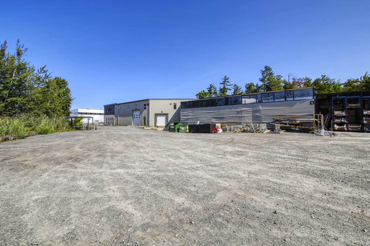 18300-JA-Bombardier-06