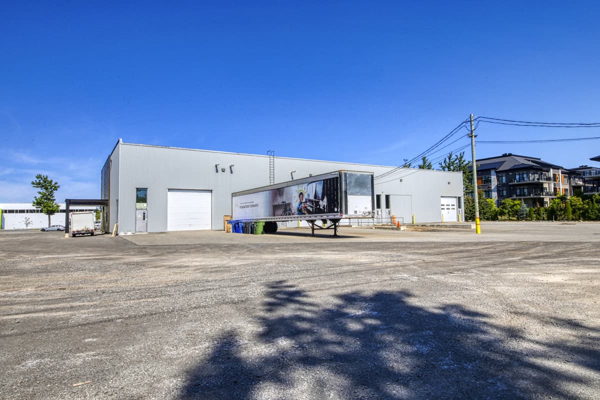 18330-50-JA-Bombardier-11