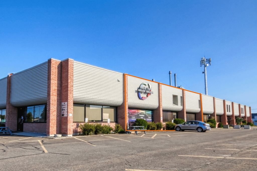 14 163, boul. du Curé-Labelle, Mirabel, Qc, J7J 1M3. Démarcation de la suite 30