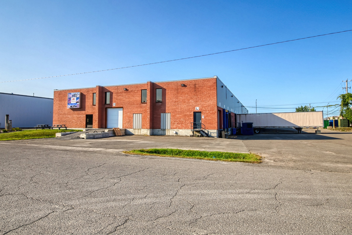 14163 Cure-Labelle-02